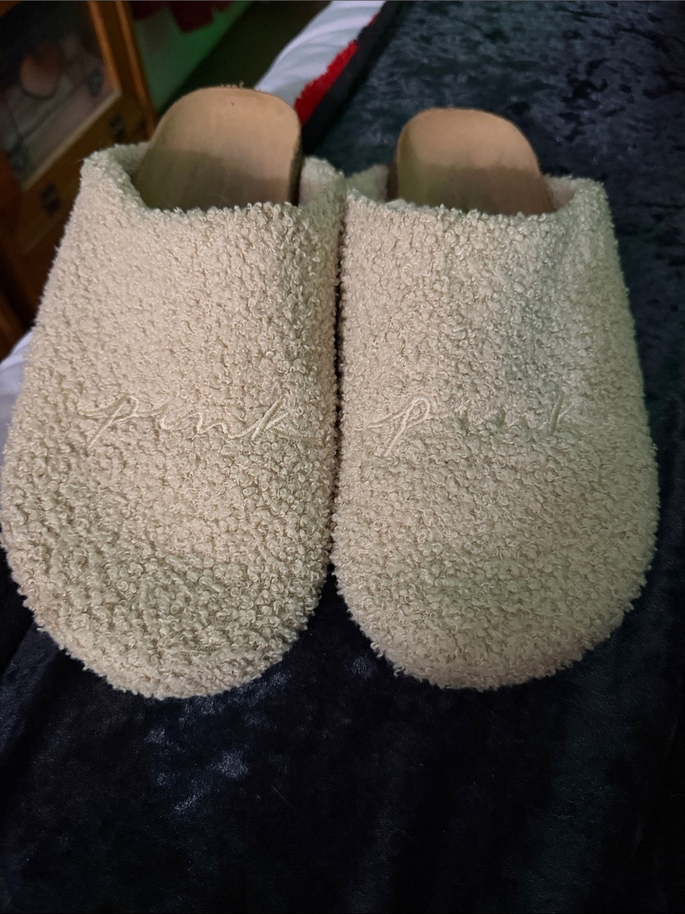 VS PINK sherpa/cork slippers